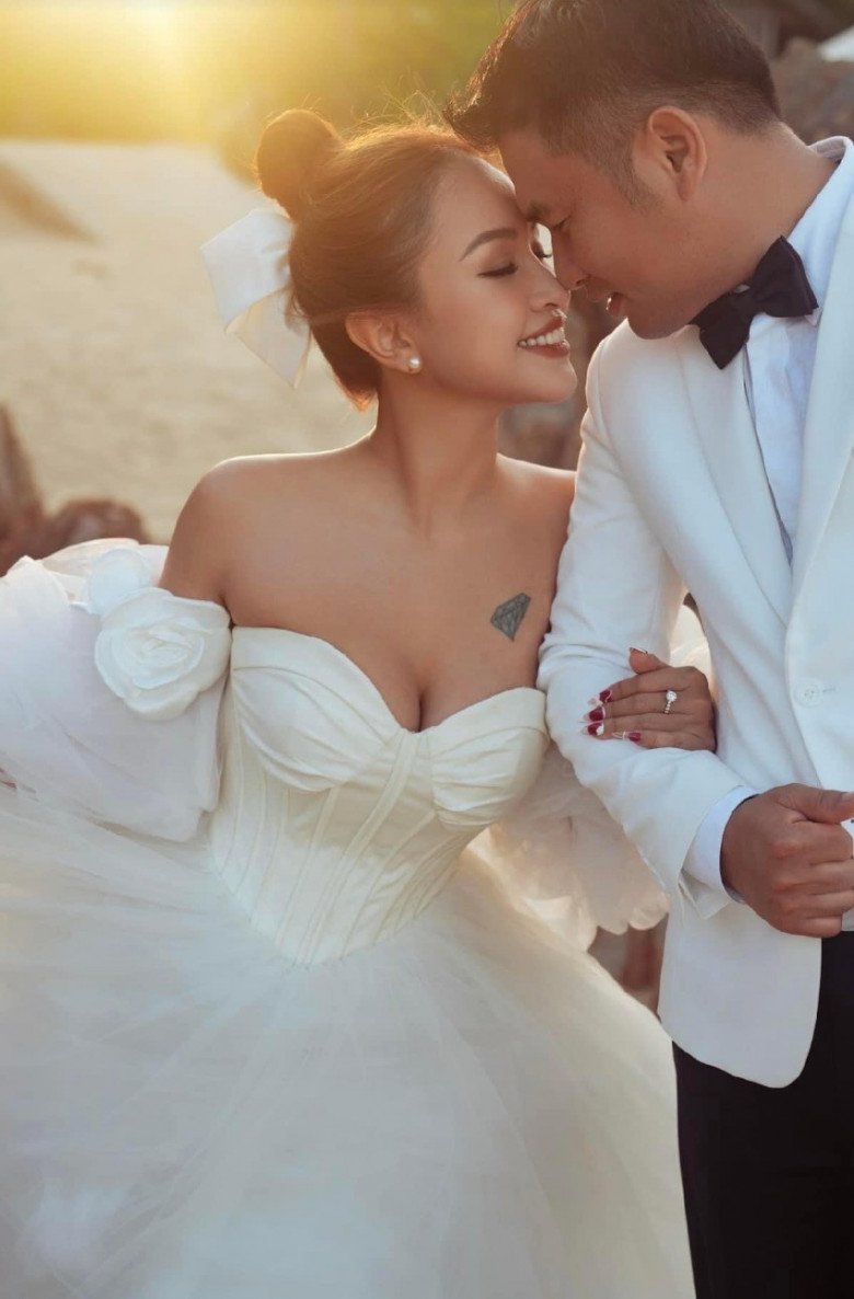 Cưới lần 2, Vân Hugo hé lộ váy cô dâu 'độc nhất vô nhị', showbiz Việt chưa ai mặc Ảnh 4