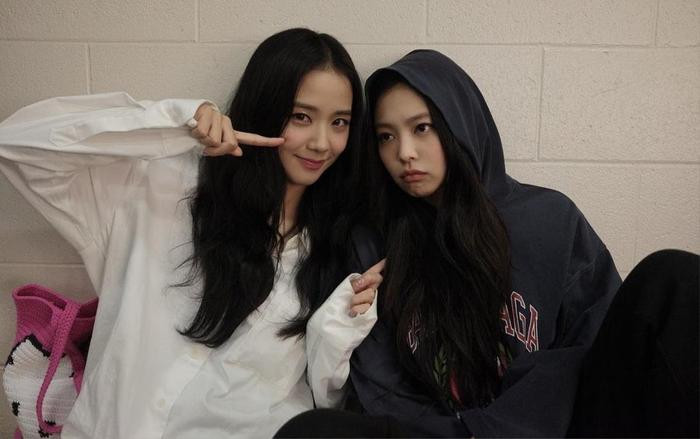 Vừa rời YG, fandom Jennie - Jisoo đã xích mích, tranh cãi kịch liệt vì danh hiệu của idol Ảnh 1