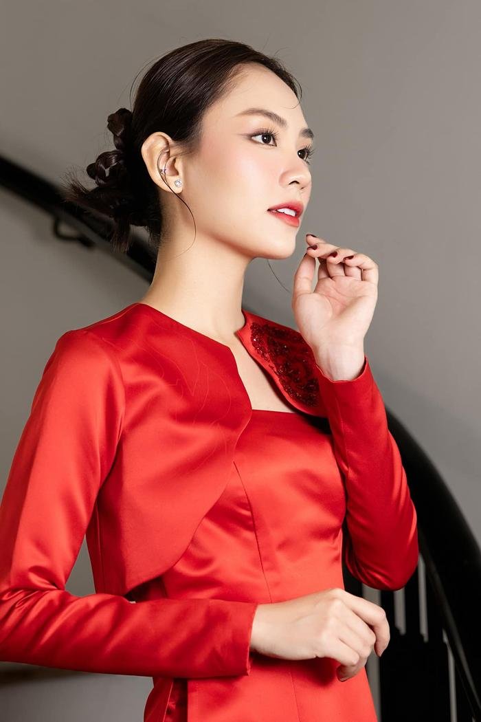 Mai Phương lộ diện lạ hoắc trước giờ bay qua Ấn Độ tranh vương miện Miss World, mang theo món 'độc lạ' Ảnh 4