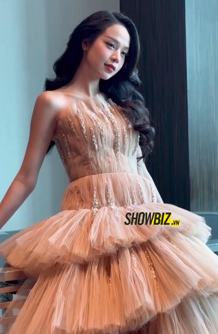 Showbiz Zoom: Dàn người đẹp Việt 'đọ sắc' trong sự kiện cuối trước thềm Tết Nguyên đán 2024 Ảnh 2