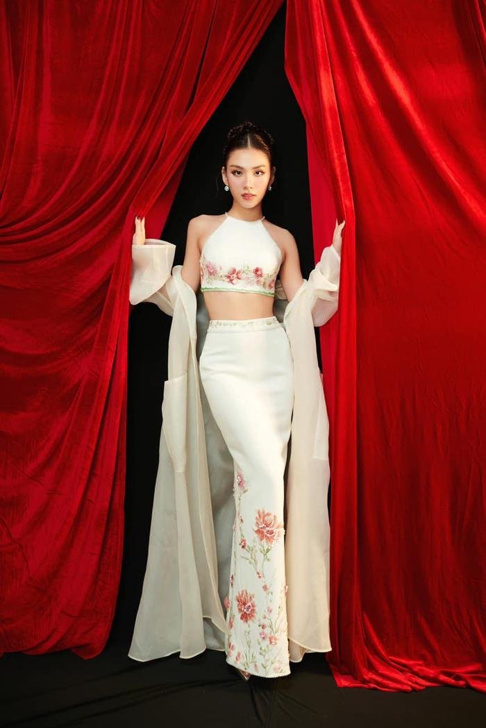 Mai Phương được tiếp tế đồ ăn Việt Nam khi đang chinh chiến Miss World tại Ấn Độ Ảnh 2